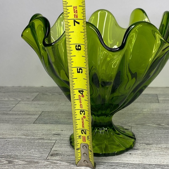MCM L.E. Smith Glass Green SIMPLICITY Crimped Ruffled Compote Handkerchief Vase - Picture 7 of 7